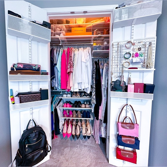 Meet your Posher, Kari - Picture 2 of 2